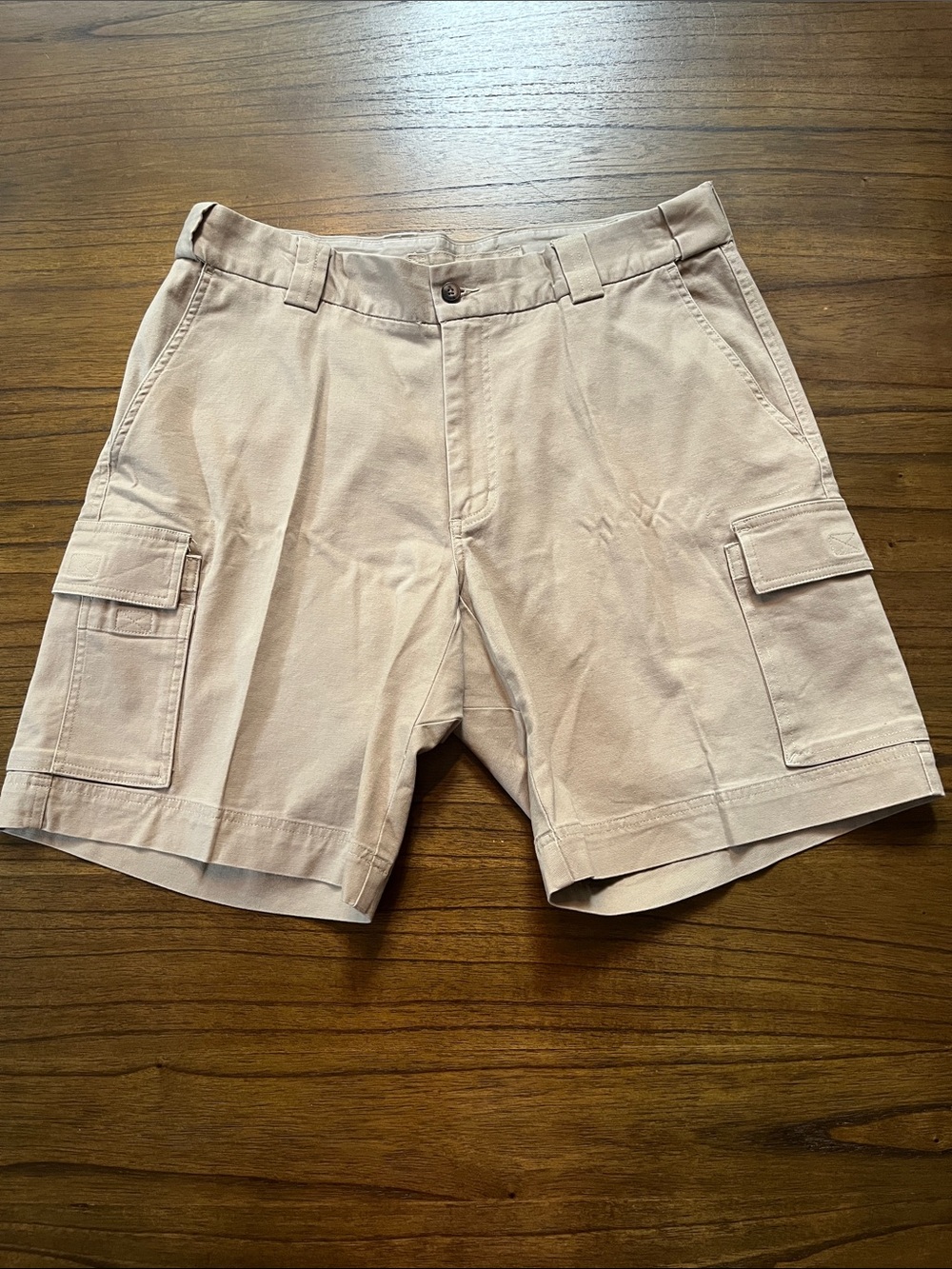 Duluth Trading Co Tan Cargo Shorts